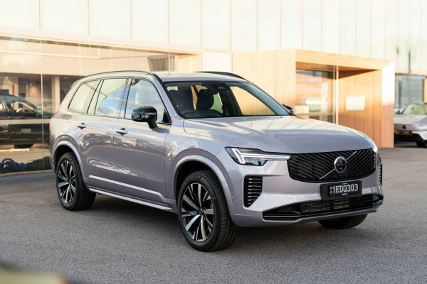 2025 MY26 Volvo XC90 L Series Plus T8 Plug-in Hybrid Dark SUV Image 1