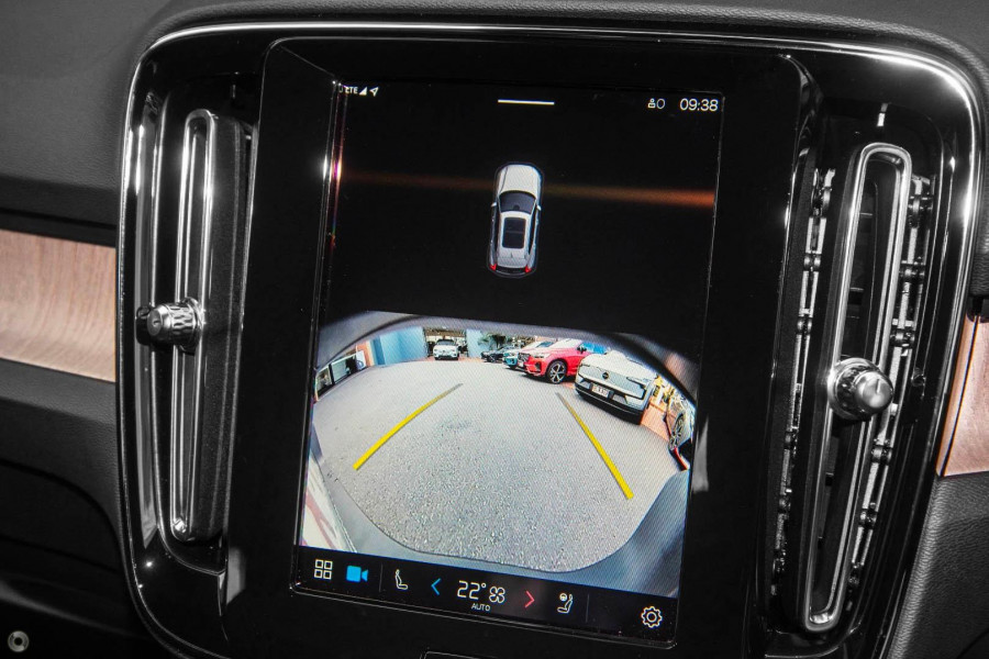 2024 MY25 Volvo XC40 XZ Ultra B4 Dark SUV Image 12
