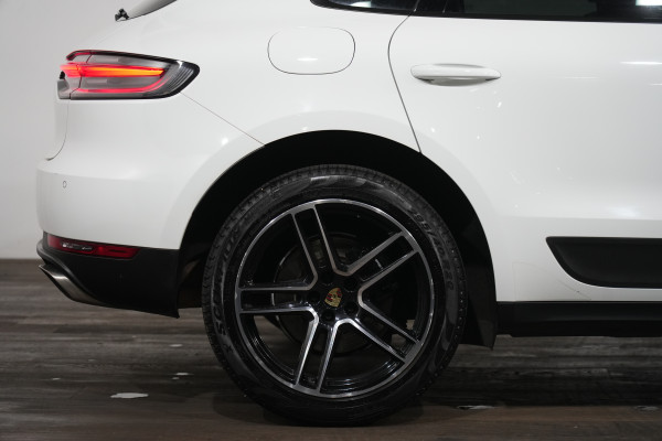 2021 Porsche Macan SUV Image 6