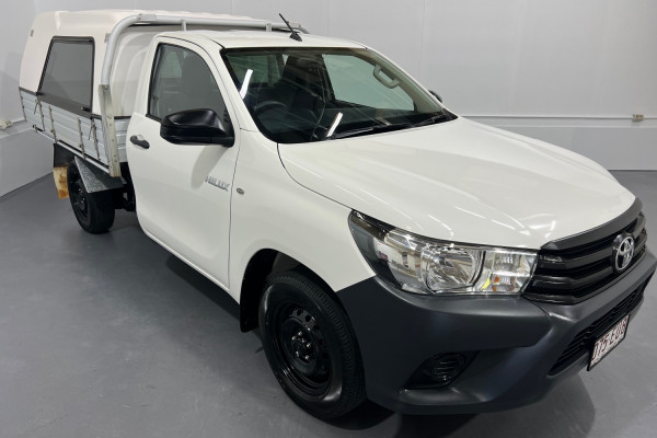 2018 Toyota HiLux TGN121R WORKMATE Cab chassis Image 3