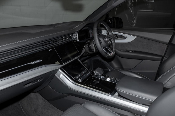 2025 MY26 Audi Q7 4M TDI 210kW S line SUV image 8
