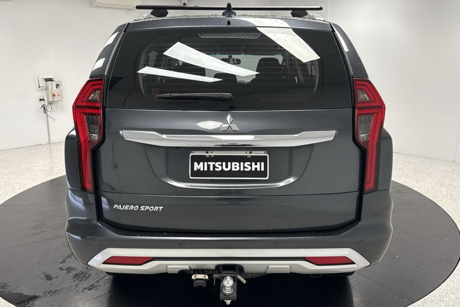 2020 Mitsubishi Pajero Sport QE GLX SUV Image 9