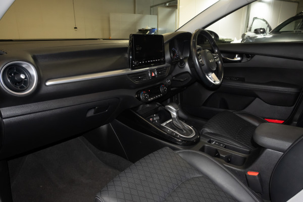 2021 MY1  Kia Cerato BD Sport+ Hatch image 8