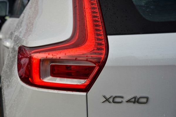 2022 MY23 Volvo XC40 XZ Plus B4 SUV Image 19