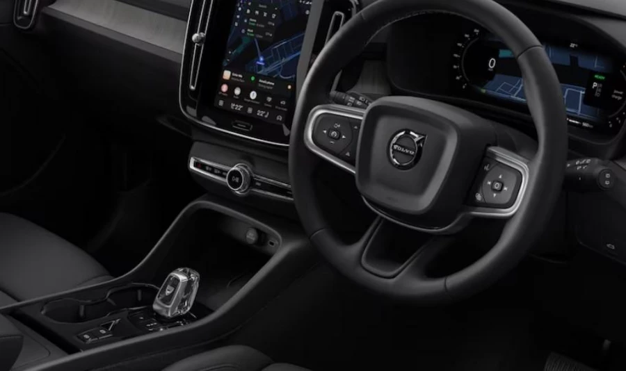2025 MY26 Volvo XC40 XZ Ultra B4 Bright SUV Image 2