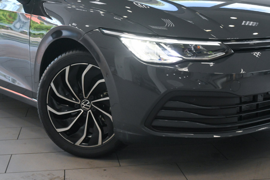 2024 Volkswagen Golf 8 110TSI Life Hatch Image 6