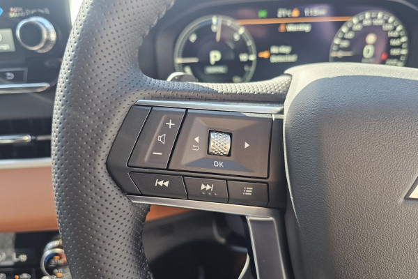 2024 Mitsubishi Outlander ZM PHEV Exceed Tourer SUV Image 25