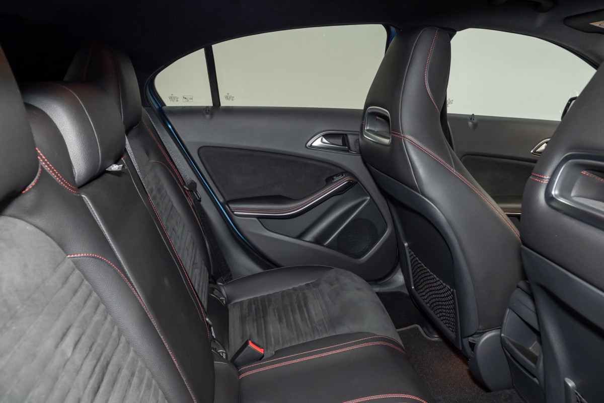 2017 Mercedes-Benz A180 Hatch Image 3
