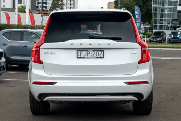 2024 Volvo XC90 L Series Recharge Ultimate T8 Plug-In Hybrid SUV Image 5