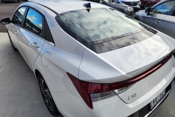 2024 Hyundai i30 CN7.V2 Hybrid Sedan Image 3