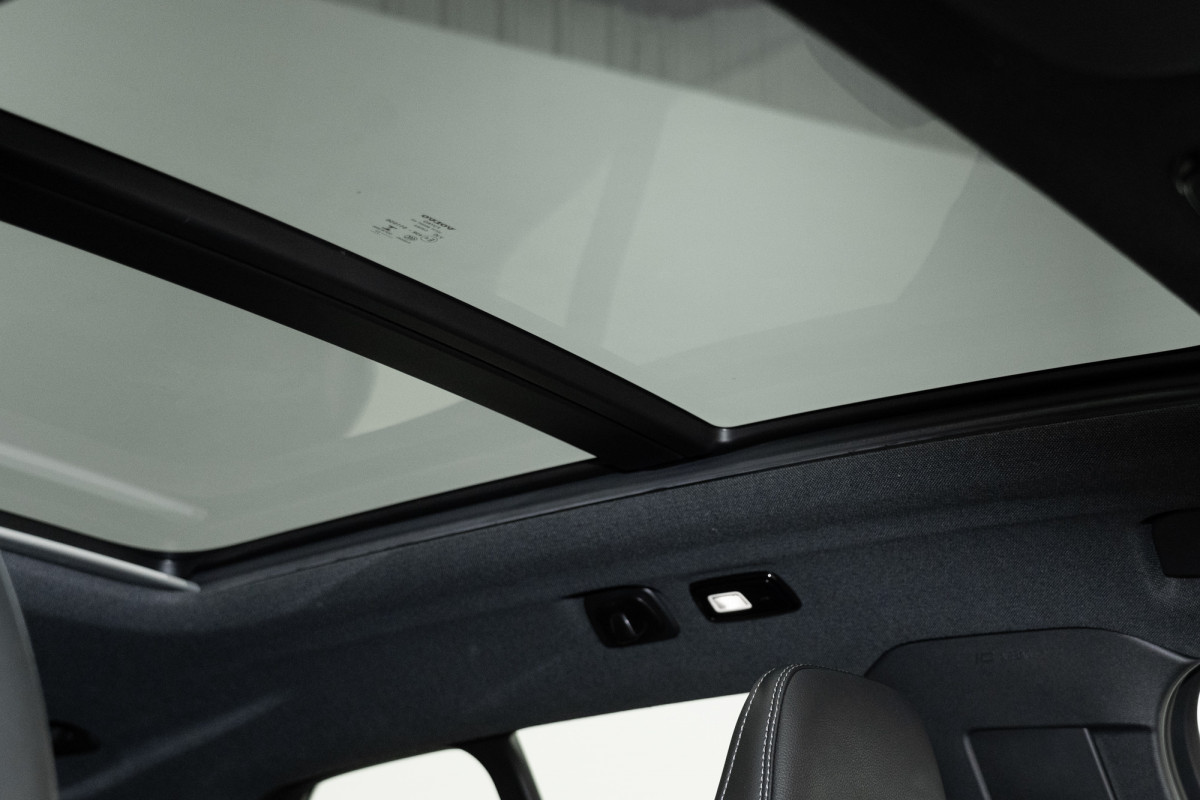 2022 Volvo Xc40 Recharge Pure Electric (Awd) SUV Image 5