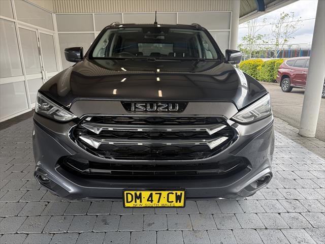 2022 Isuzu MU-X RJ LS-T SUV Image 2
