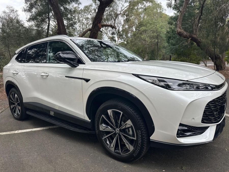 2025 MG HS AS33P Super Hybrid Essence SUV Image 1