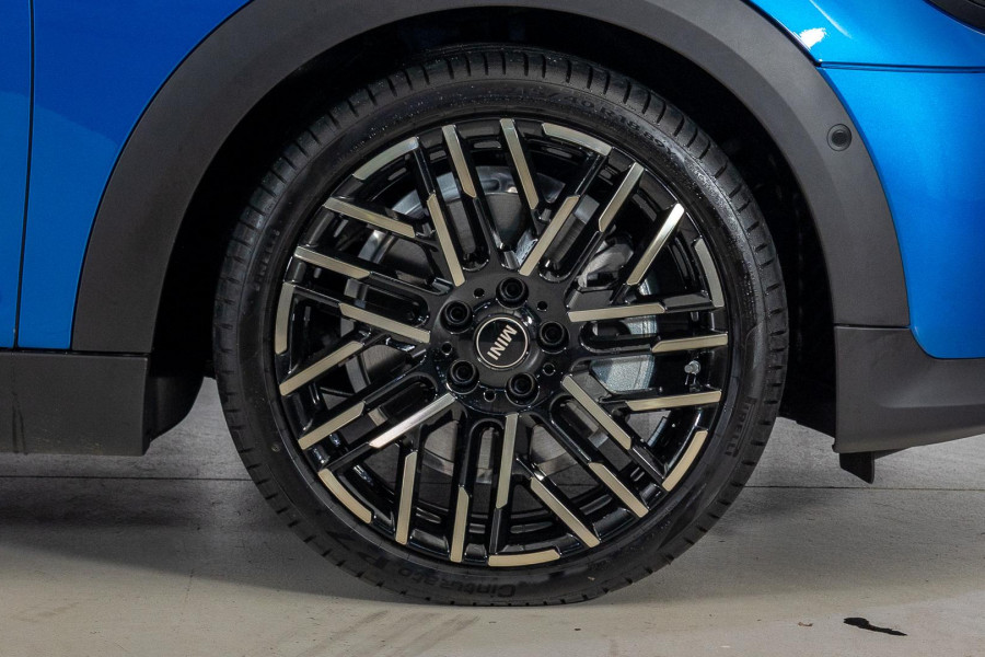 2025 MINI Cooper F65 C Favoured Hatch