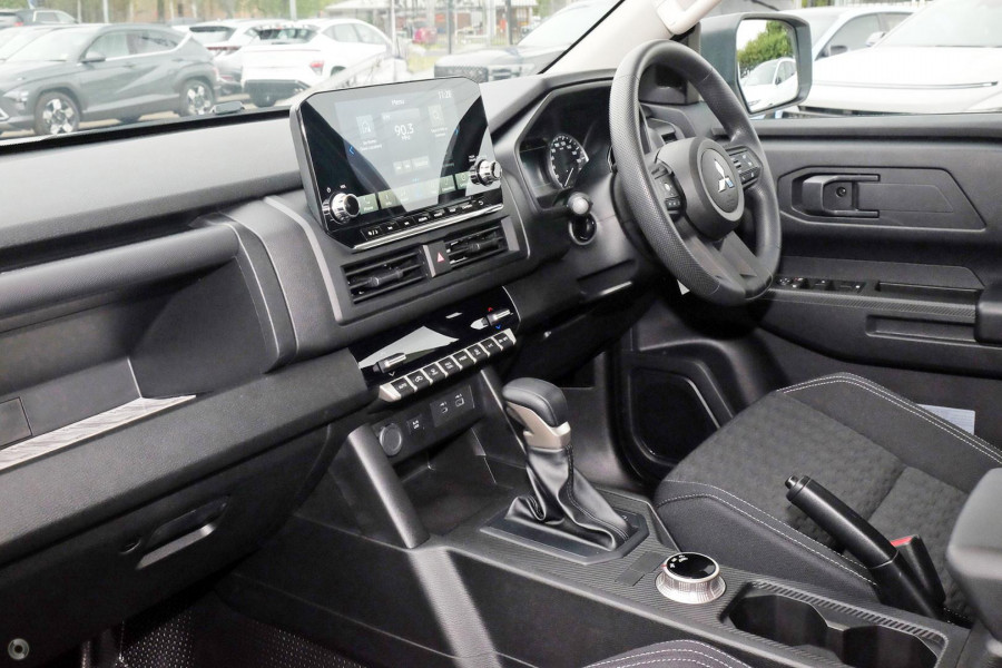 2025 Mitsubishi Triton MV  GLX+ Cab Chassis Image 7