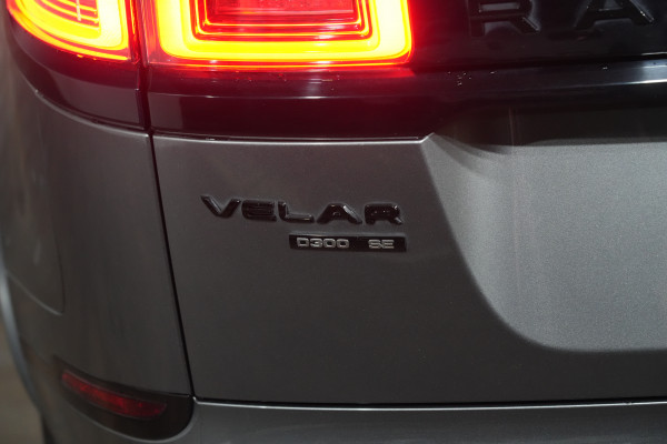 2017 Land Rover Range Rover Velar L560 D300 R-Dynamic SE SUV Image 9