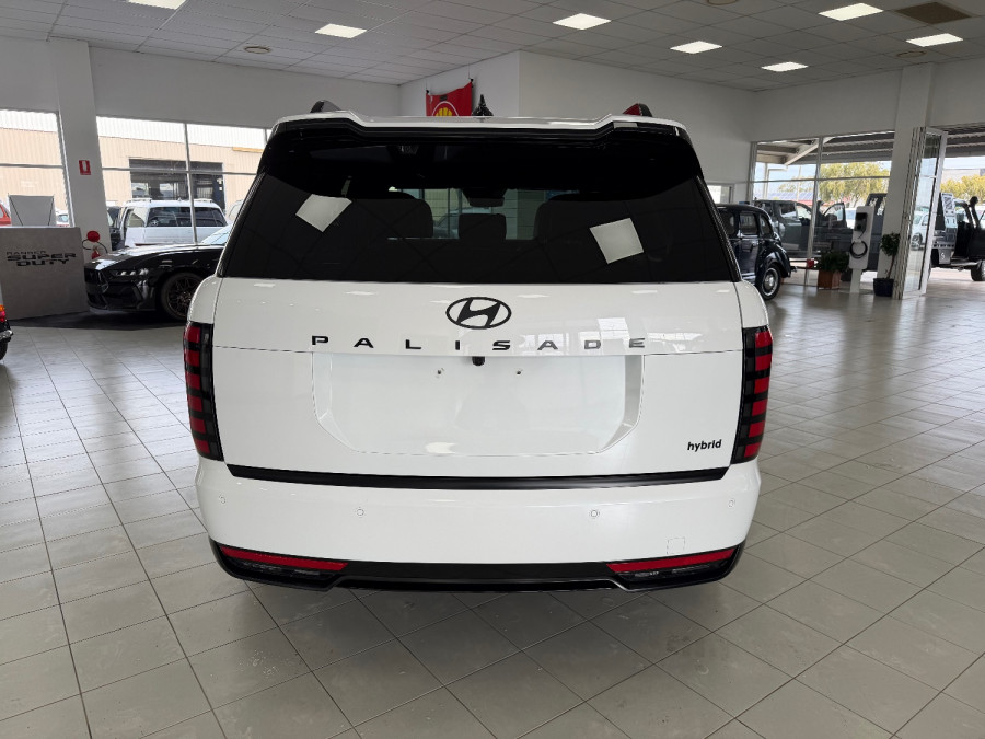 2026 Hyundai Palisade Calligraphy Black Ink SUV Image 8