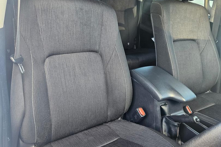 2020 Toyota HiLux  SR Dual Cab Cab Chassis Image 14