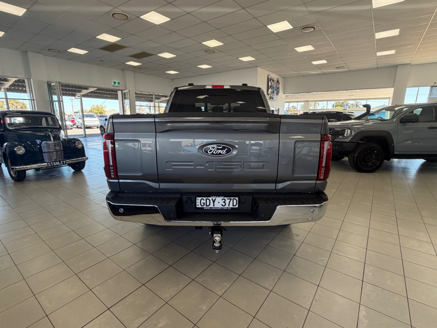 2024 Ford F-150  Lariat Dual Cab Image 6