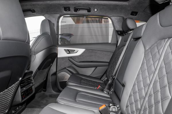 2025 MY26 Audi SQ7 4M TFSI SUV image 9