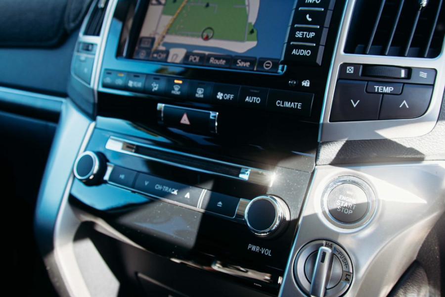 2012 MY13 Toyota LandCruiser VDJ200R Sahara SUV Image 32
