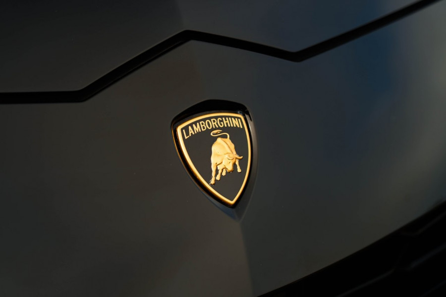 2022 Lamborghini Urus SUV Image 10