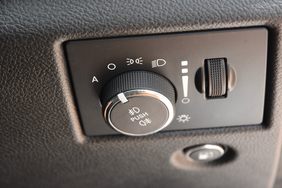 2013 MY14 Jeep Grand Cherokee WK MY2014 Overland Suv Image 19