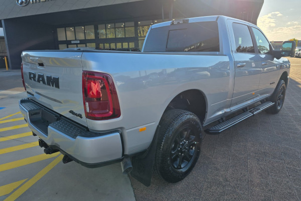 2026 Ram 2500 DJ Laramie Dual Cab Image 3