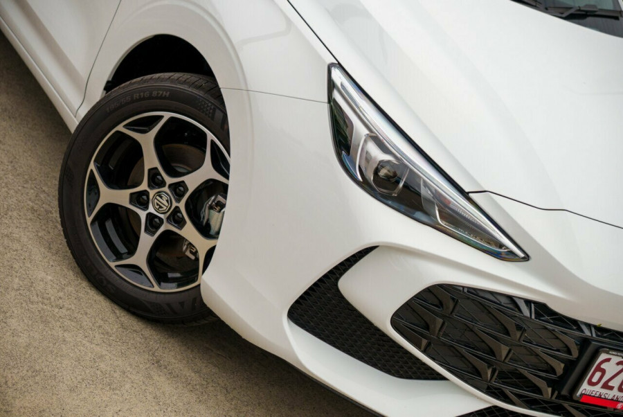 2024 MY24.5 MG MG3 ZP22 Essence Hybrid+ Hatch Image 6