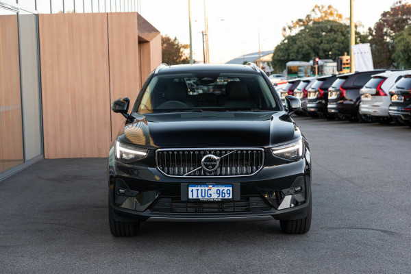 2025 MY26 Volvo XC40 XZ Ultra B4 Bright SUV Image 8
