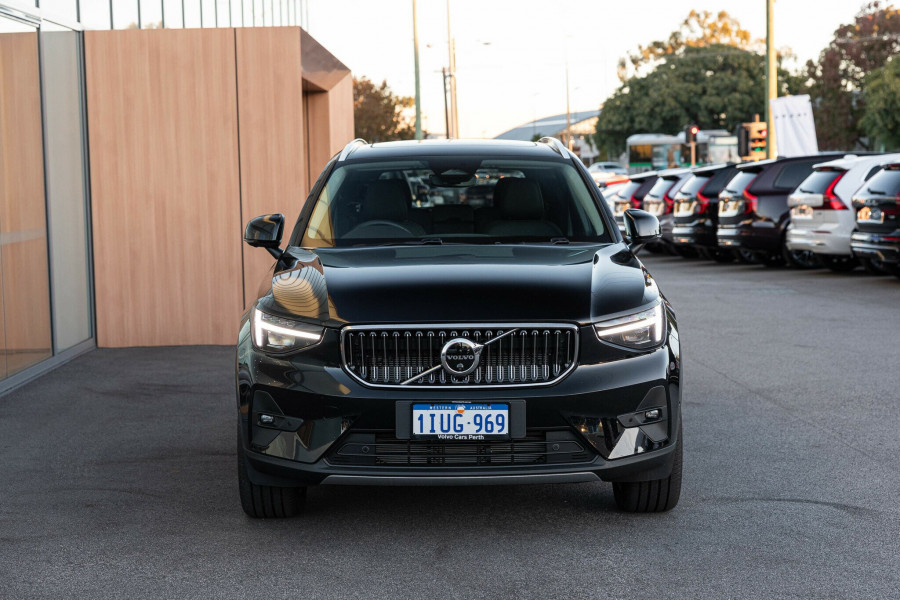 2025 MY26 Volvo XC40 XZ Ultra B4 Bright SUV Image 8