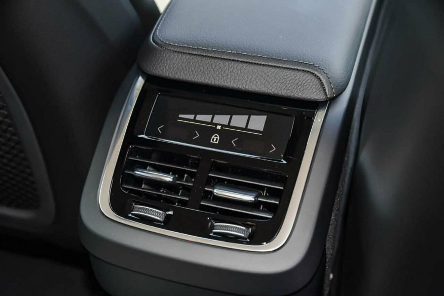 2019 MY20 Volvo XC60 UZ T5 Momentum Suv Image 18