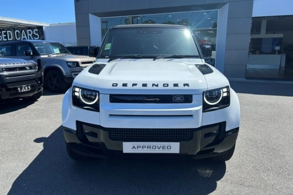 2026 Land Rover Defender L663 130 D350 X-Dynamic SE SUV Image 2