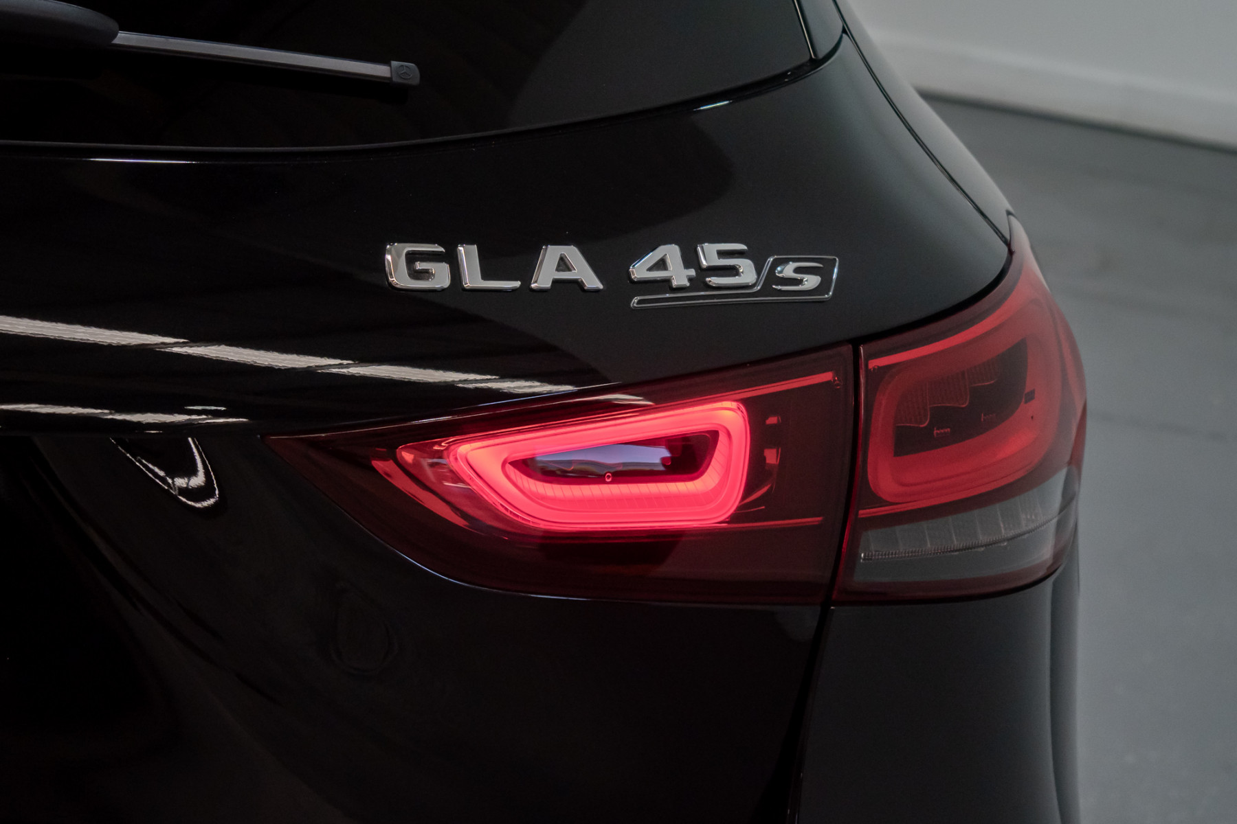 2020 Mercedes-Benz Gla 45 S 4matic+ SUV Image 11