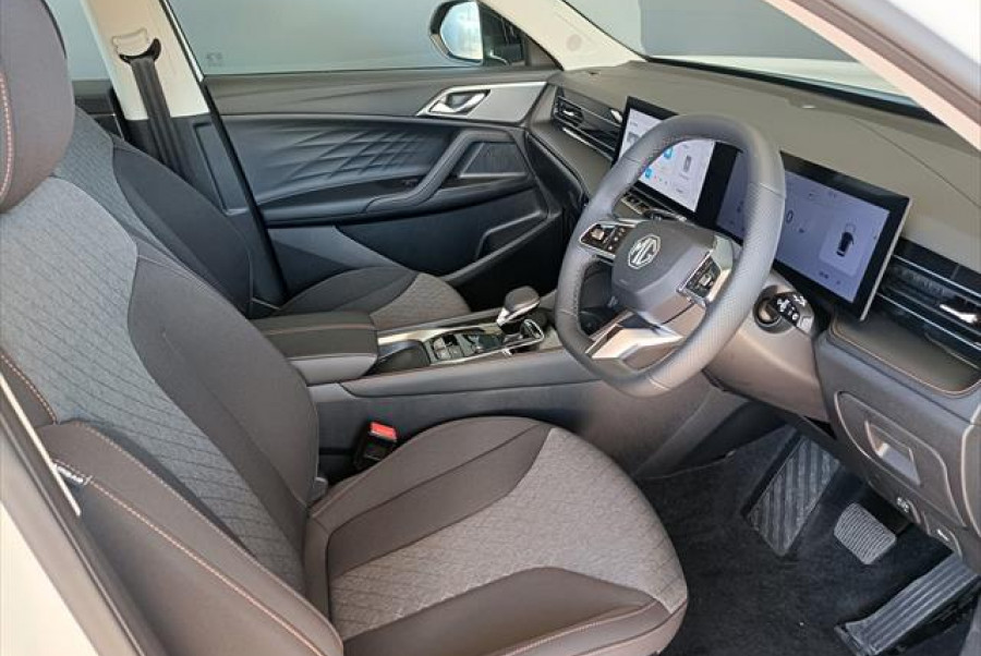 2024 MY24.5 MG HS AS33 Vibe SUV Image 15