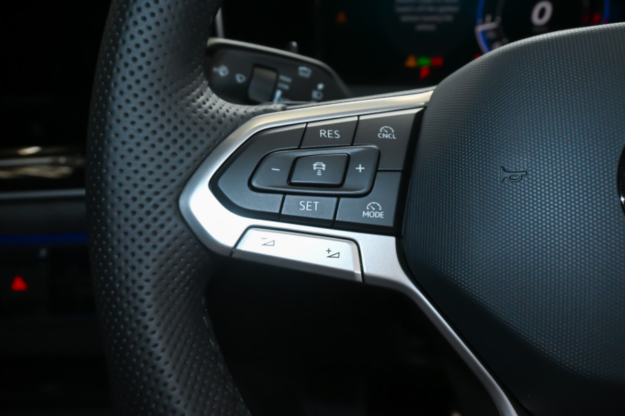 2025 Volkswagen Tayron R4 195TSI R-Line SUV