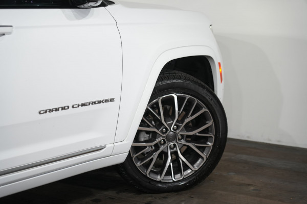 2024 Jeep Grand Cherokee Summit Reserve SUV Image 8