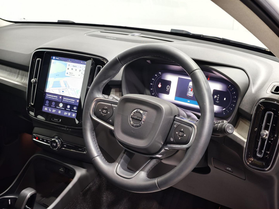 2025 Volvo XC40 XZ Plus B4 SUV Image 36
