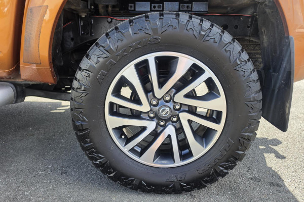 2015 Nissan Navara D23 ST-X Dual Cab Pickup Image 11
