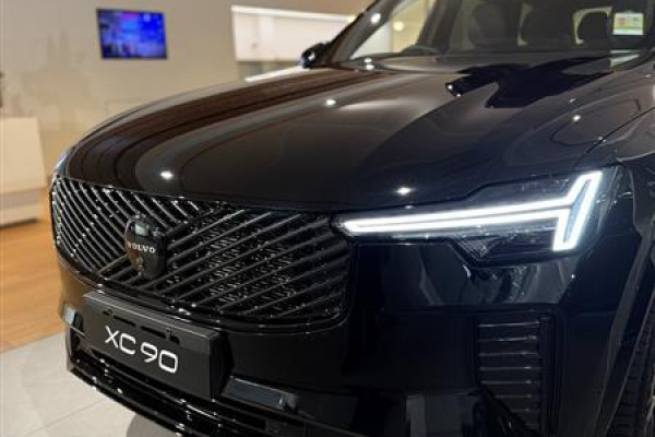 2026 Volvo XC90 L Series Black Edition SUV Image 3