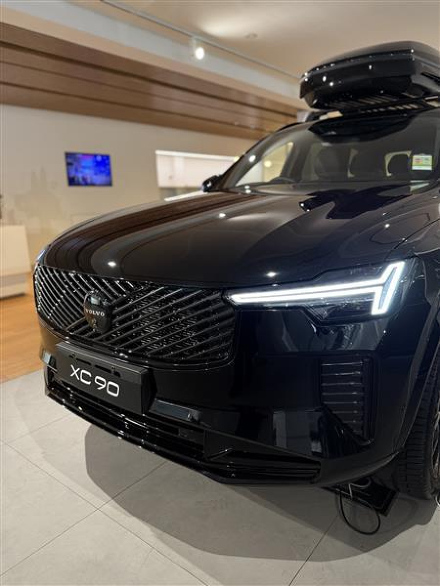 2026 Volvo XC90 L Series Black Edition SUV Image 3