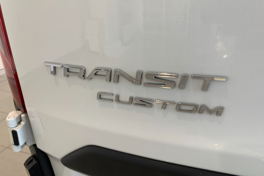 2016 Ford Transit Custom VN 290S Van Image 9