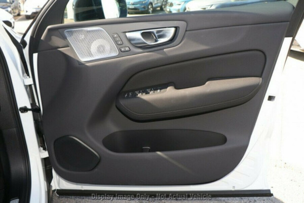 2026 Volvo XC60 UZ Ultra B5 Dark SUV Image 5