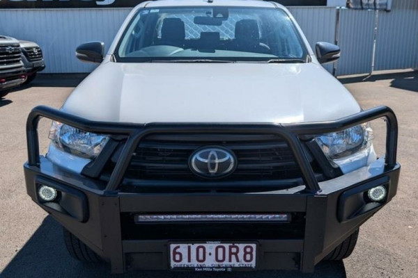 2021 Toyota HiLux GUN125R WorkMate Double Cab Chassis Image 2