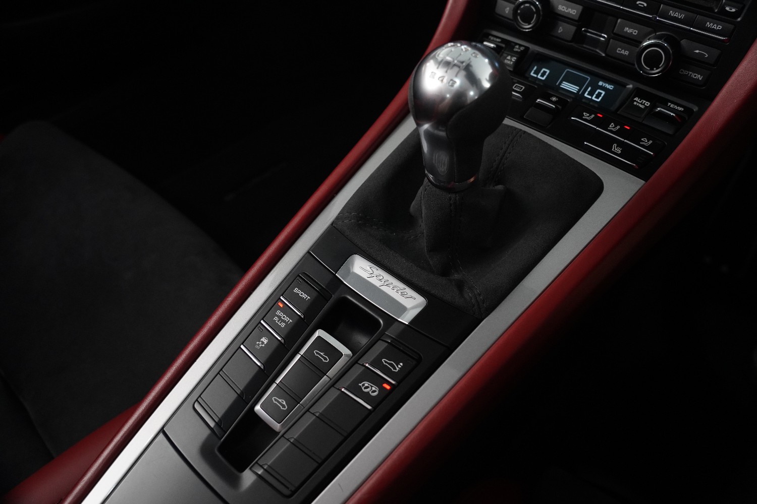 2016 Porsche Boxster Spyder Convertible Image 29