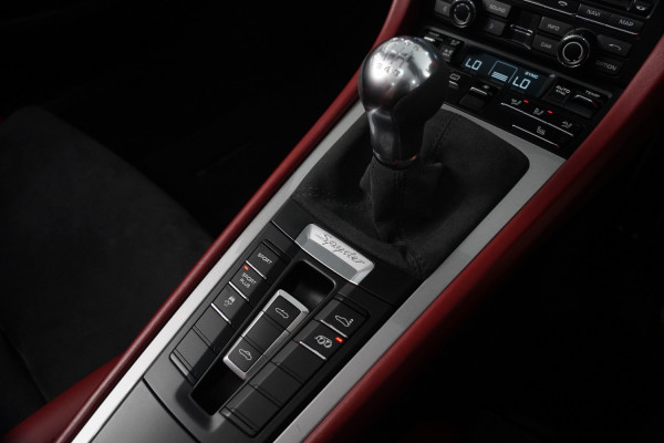 2016 Porsche Boxster Spyder Convertible Image 29