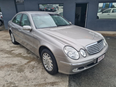 2003 Mercedes-Benz E-class W211 E320 Avantgarde Sedan Image 2