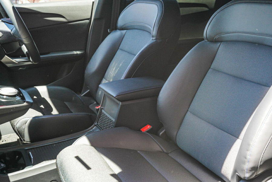 2024 MG MG4 MEH32 Essence 64 Hatch Image 17