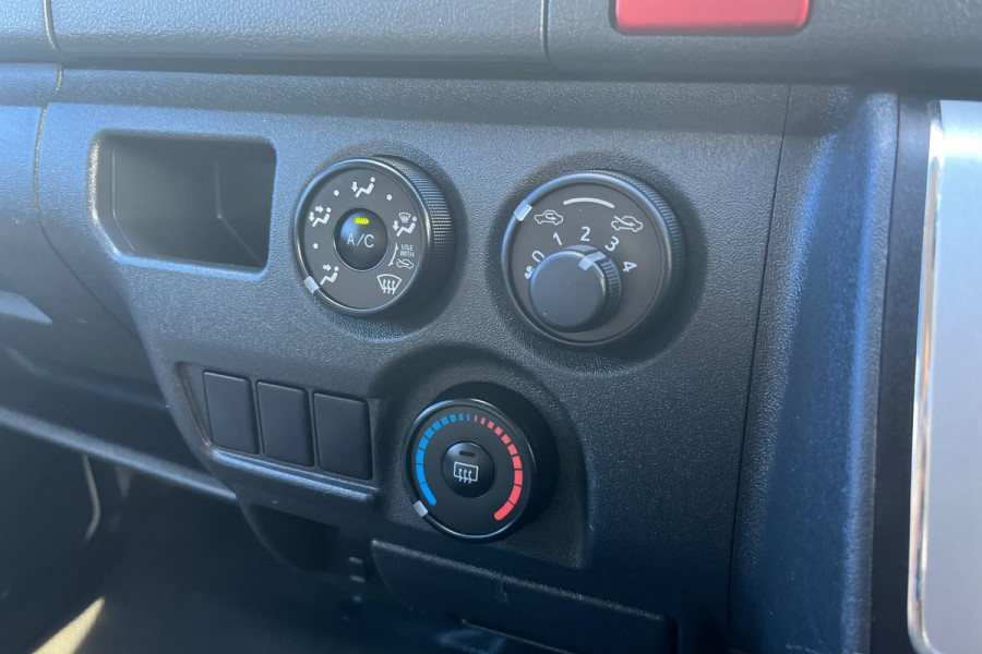 2017 MY19 Toyota HiAce LWB Van LWB Van Image 12