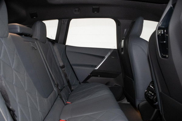 2026 BMW iX I20 xDrive45 M Sport SUV image 9